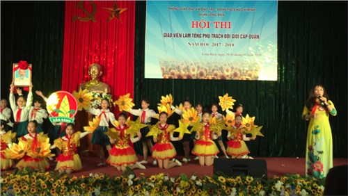 Trường TH Sài Đồng tham gia Hội thi giáo viên làm Tổng phụ trách Đội giỏi năm học 2017- 2018